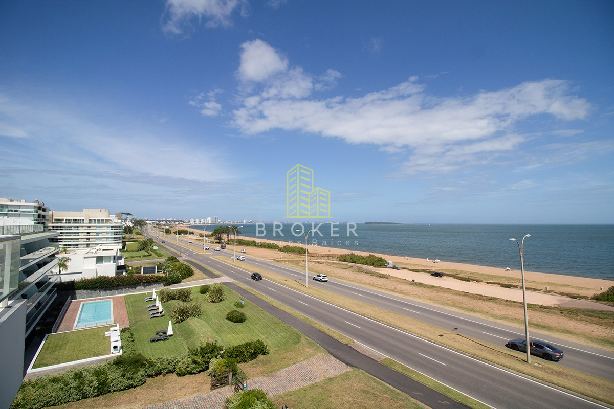 Apartamento ID.806/Venta_o_alquiler_de_Penthouse_en_primera_linea_en_Pinares._Punta_del_Este,_Uruguay. - Venta o alquiler de Penthouse en primera linea en Pinares. Punta del Este, Uruguay.