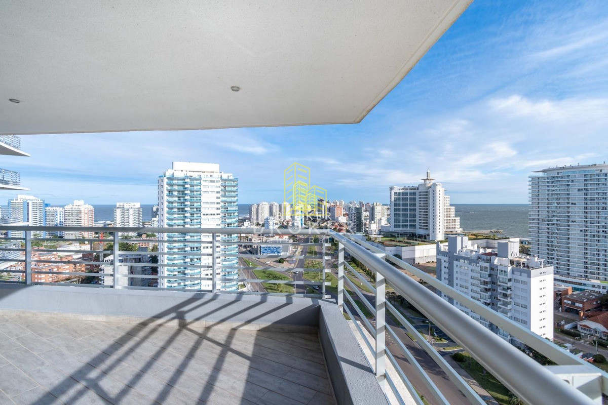 Apartamento ID.24/Venta_Apartamento_2_Dormitorios_Punta_Del_Este_Piso_Alto_(ref:_Bkb-791) - Venta Apartamento 2 Dormitorios Punta Del Este Piso Alto (ref: Bkb-791)