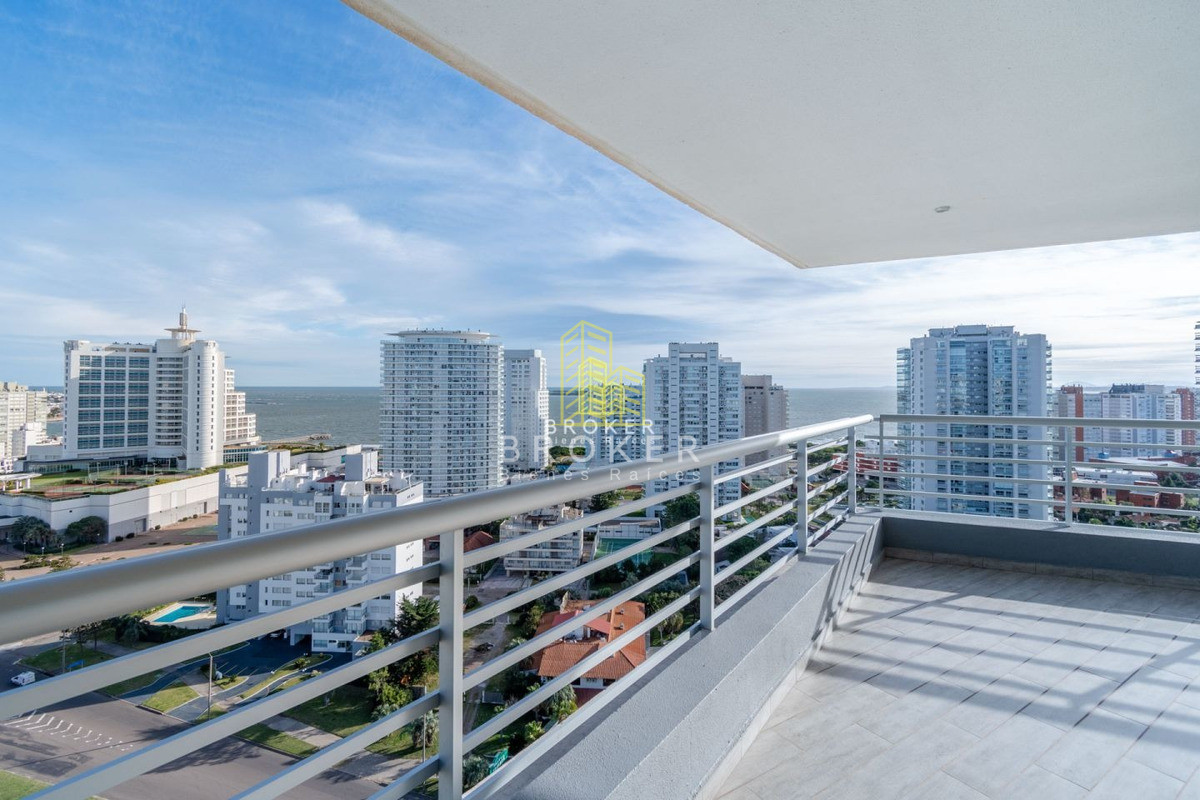 Apartamento ID.24/Venta_Apartamento_2_Dormitorios_Punta_Del_Este_Piso_Alto_(ref:_Bkb-791) - Venta Apartamento 2 Dormitorios Punta Del Este Piso Alto (ref: Bkb-791)