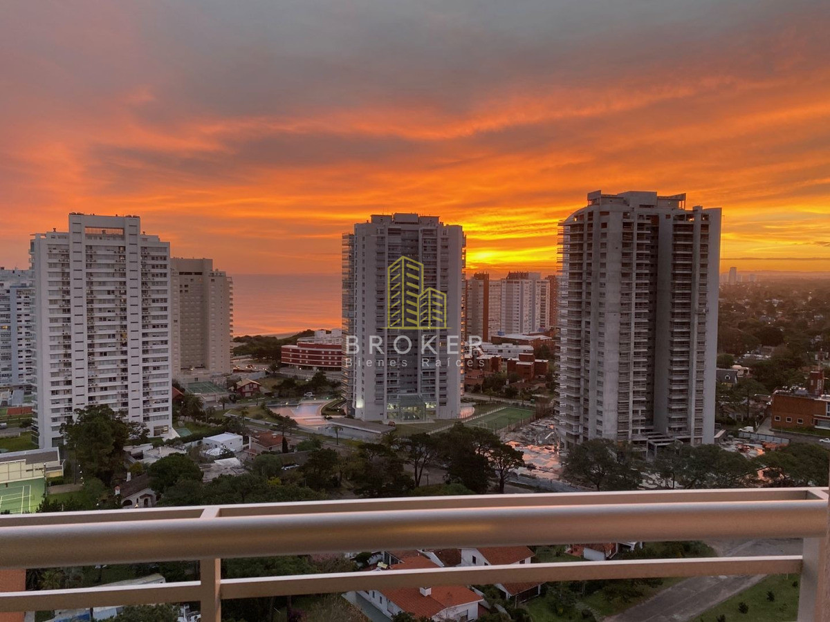Apartamento ID.24/Venta_Apartamento_2_Dormitorios_Punta_Del_Este_Piso_Alto_(ref:_Bkb-791) - Venta Apartamento 2 Dormitorios Punta Del Este Piso Alto (ref: Bkb-791)