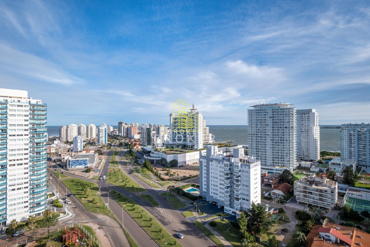 Apartamento ID.24/Venta_Apartamento_2_Dormitorios_Punta_Del_Este_Piso_Alto_(ref:_Bkb-791) - Venta Apartamento 2 Dormitorios Punta Del Este Piso Alto (ref: Bkb-791)