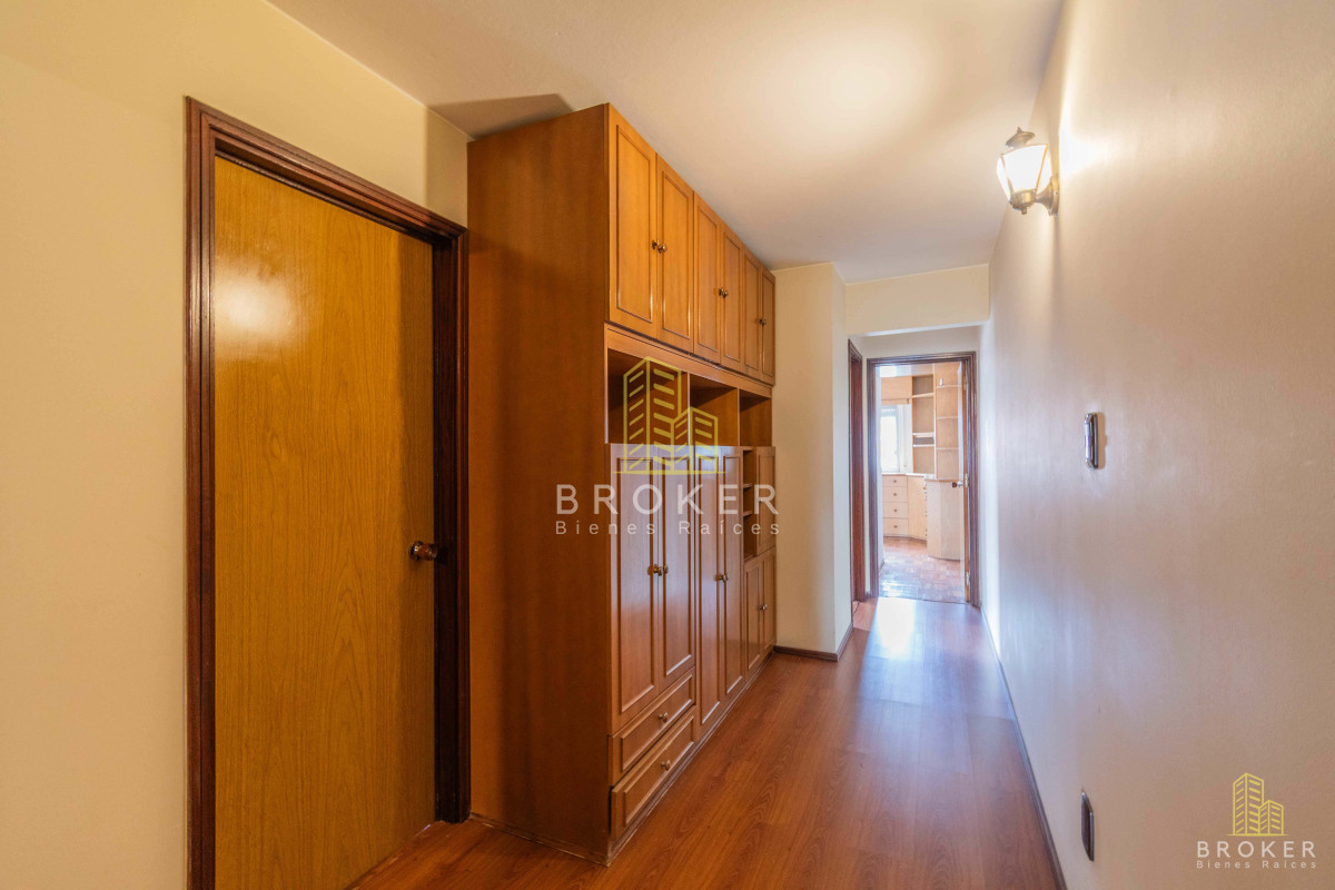 Apartamento ID.9088 - Venta apartamento 3 dormitorios con cochera en Malvin Sur - BROKER en Exclusiva