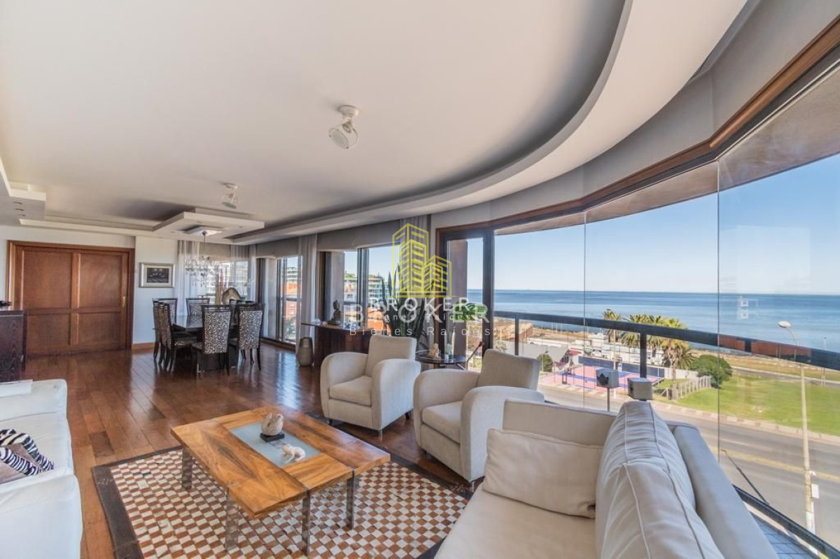 Apartamento ID.272/Apartamento_Pocitos_Rambla_Frente_Al_Mar_4_Dormitorios_Parrillero_ - venta apartamento 3 suites mas servicio en Pocitos frente al mar con parrillero