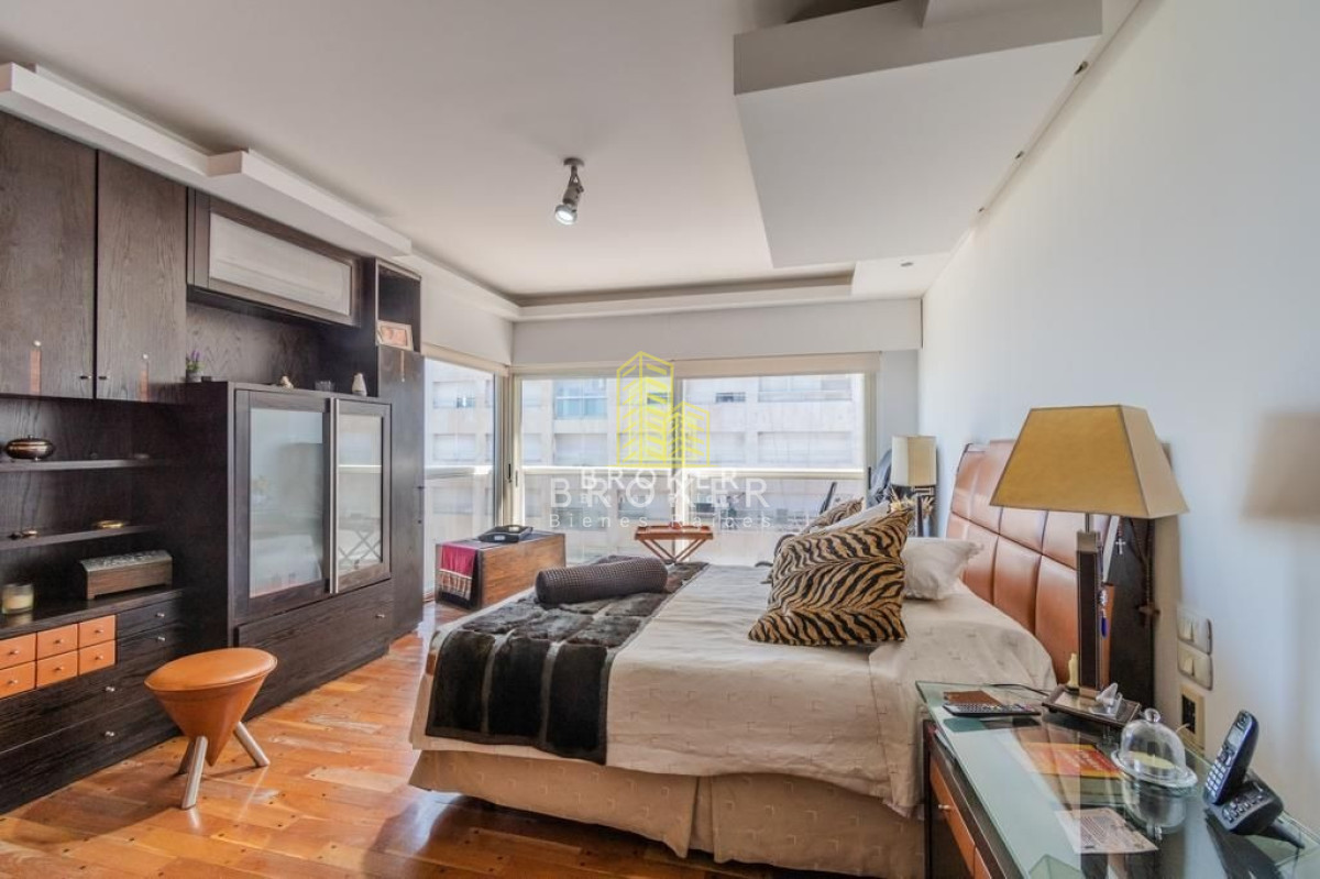 Apartamento ID.272/Apartamento_Pocitos_Rambla_Frente_Al_Mar_4_Dormitorios_Parrillero_ - venta apartamento 3 suites mas servicio en Pocitos frente al mar con parrillero