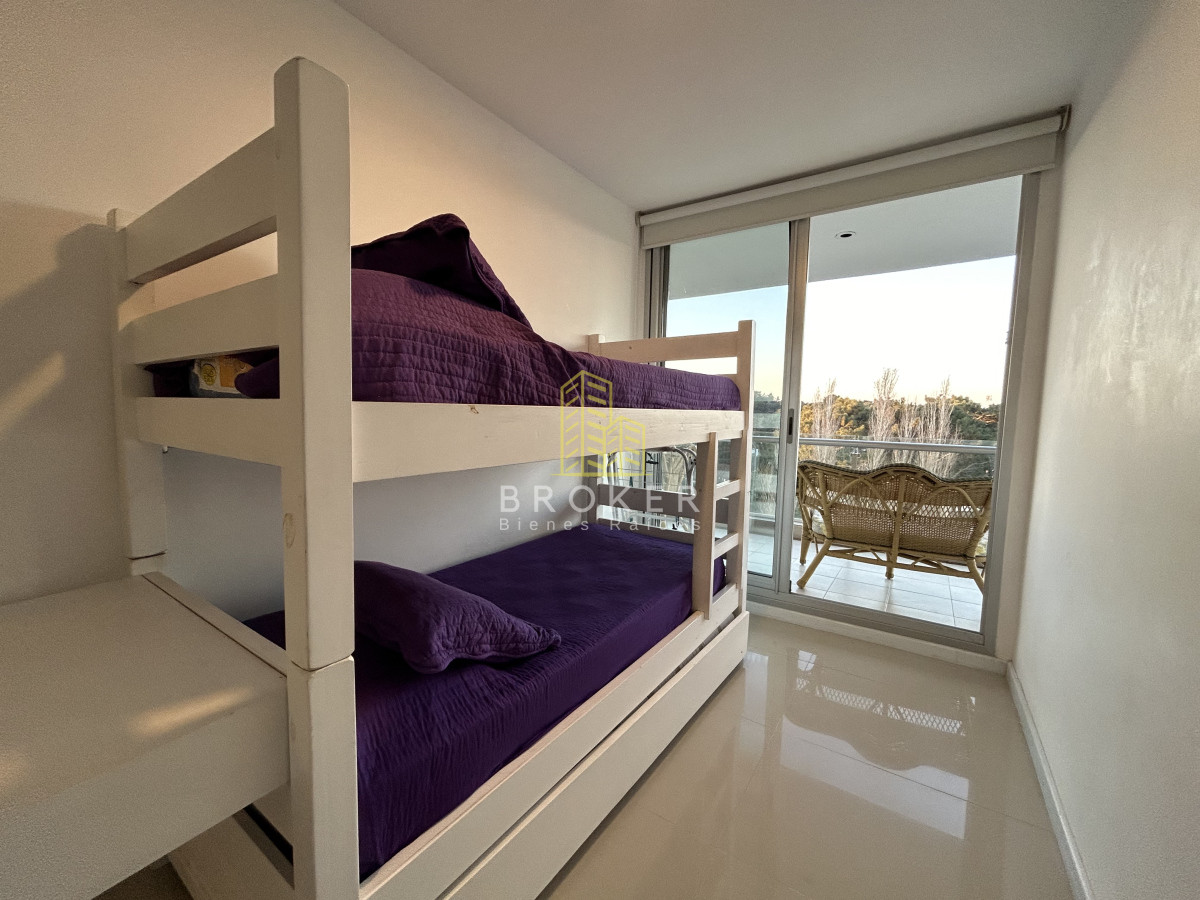 Apartamento ID.2017/Venta_de_hermoso_apartamento_2_dormitorios_en_una_de_las_mejores_zonas_de_Punta_del_Este - Venta de hermoso apartamento 2 dormitorios en una de las mejores zonas de Punta del Este