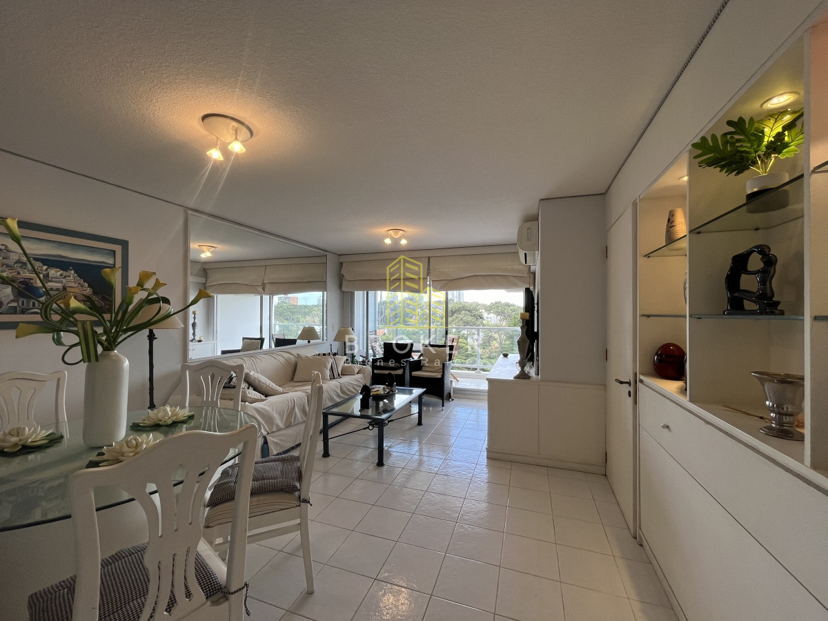 Apartamento ID.1831/Apartamento_de_2_dormitorios_en_Alquiler_de_Temporada_en_Complejo_Lincoln_Center_Torre_Wilson_Punta_del_Este_Mansa - Apartamento de 2 dormitorios en Alquiler de Temporada en Complejo Lincoln Center Torre Wilson Punta del Este Mansa