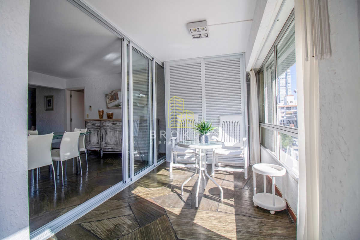 Apartamento ID.1102/Venta_de_luminoso_apartamento_en_Peninsula._Punta_del_Este,_Uruguay. - Venta de luminoso apartamento en Peninsula. Punta del Este, Uruguay.