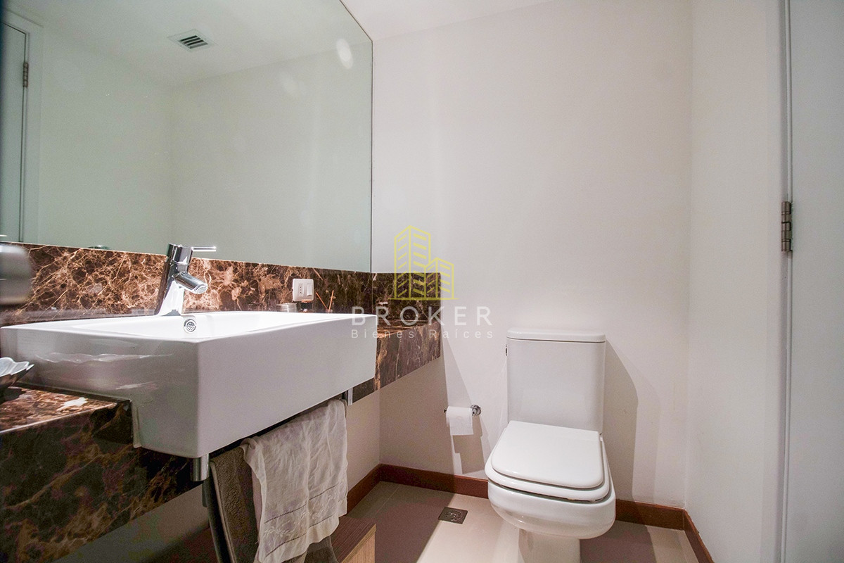 Apartamento ID.1669/Alquiler_de_apartamento_de_3_dormitorios_primera_linea_Brava_en_Punta_del_Este,_Uruguay. - Alquiler de apartamento de 3 dormitorios primera linea Brava en Punta del Este, Uruguay.