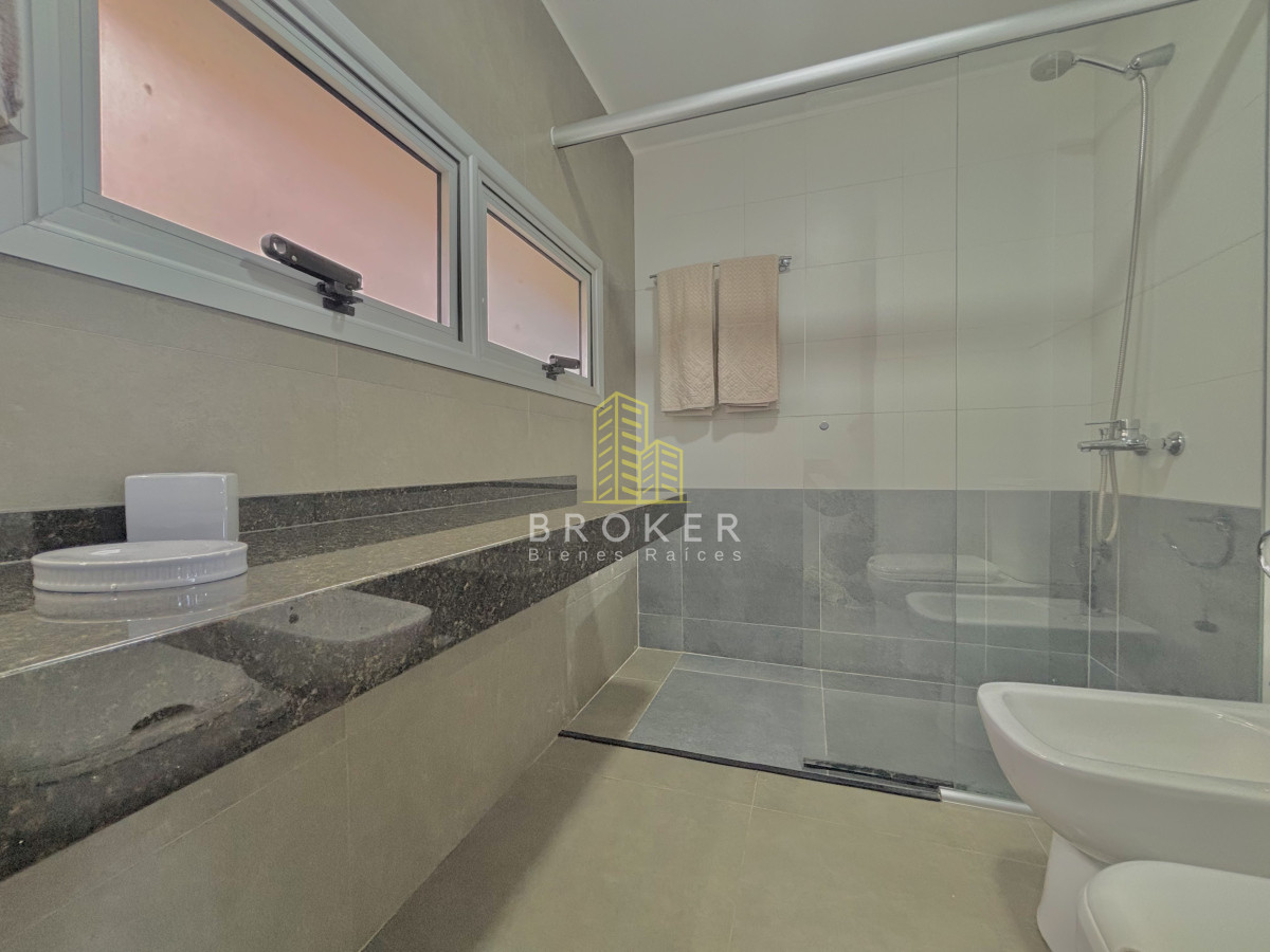 Apartamento ID.9162/Venta_apartamento_Punta_del_Este_2_dormitorios_playa_mansa_punta_del_este_vista_al_mar_ - Venta apartamento Punta del Este 2 dormitorios playa mansa punta del este vista al mar 