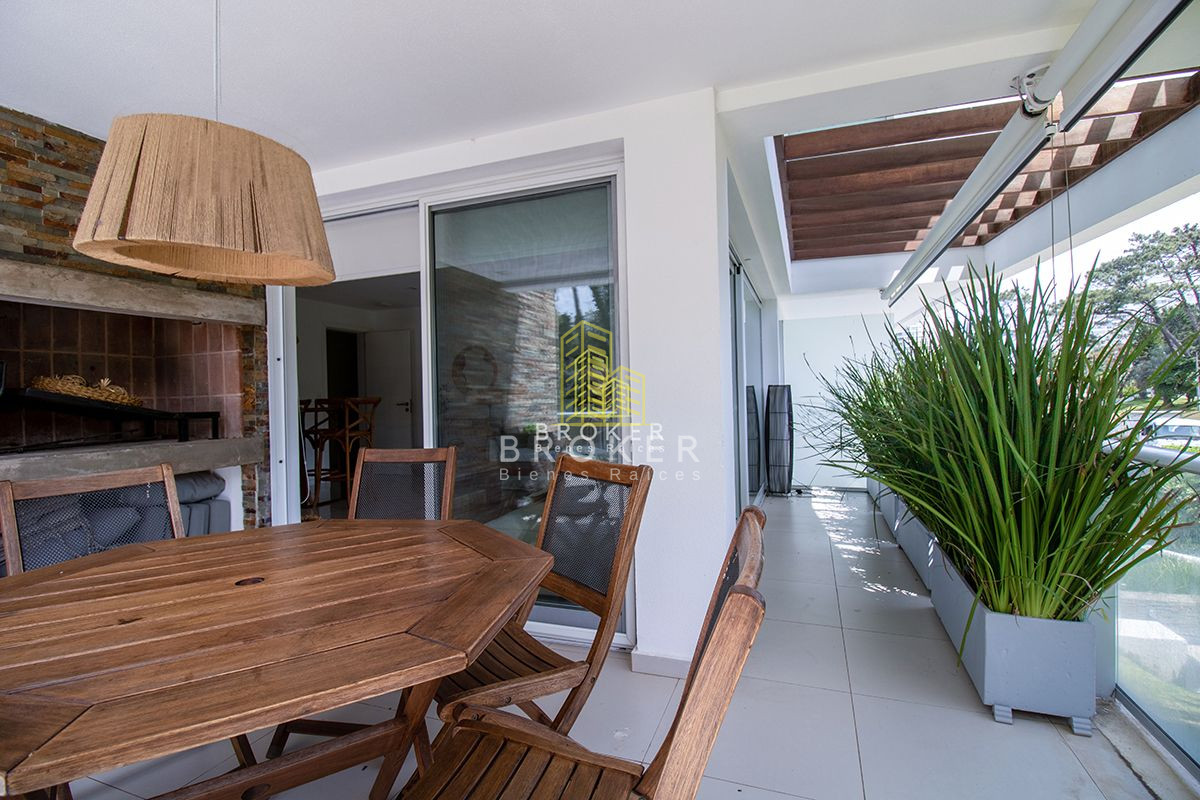 Apartamento ID.8847/Espectacular_y_amplio_departamento_en_alquiler_en_playa_mansa,_punta_del_este - Espectacular y amplio departamento en alquiler en playa mansa, punta del este