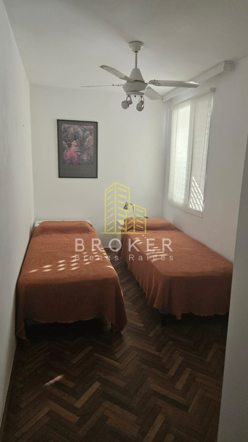 Apartamento ID.8936/Alquiler_temporario_de_departamento_en_Península,_3_dormitorios_a_media_cuadra_de_la_rambla,_Punta_del_Este_ - Alquiler temporario de departamento en Península, 3 dormitorios a media cuadra de la rambla, Punta del Este 