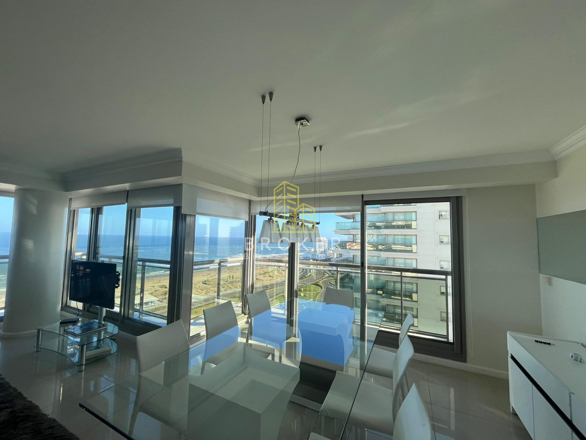 Apartamento ID.793/Apartamento_en_venta_Primera_linea_4_dorm._4_baños - Apartamento en venta Primera linea 4 dorm. 4 baños