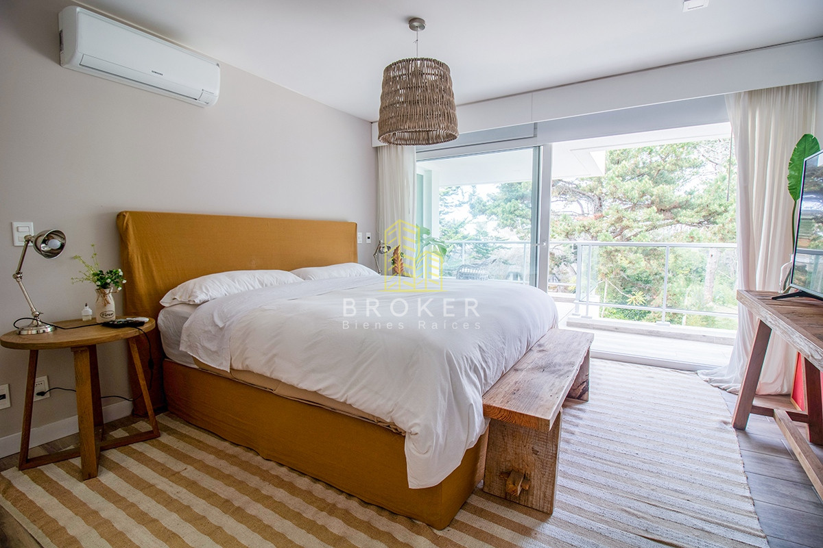 Apartamento ID.528/Venta_de_Penthouse_duplex_en_edificio_de_alta_gama_a_250_metros_del_mar,_Playa_Brava,_Punta_del_Este._Uruguay - Venta de Penthouse duplex en edificio de alta gama a 250 metros del mar, Playa Brava, Punta del Este. Uruguay
