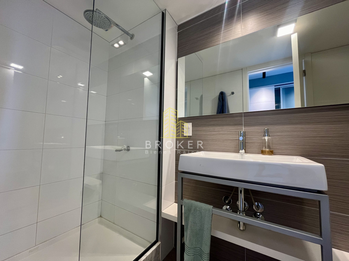 Apartamento ID.2012/Venta_Apartamento_de_4_dormitorios_a_metros_del_mar_en_Playa_Brava,_Punta_del_Este,_Maldonado - Venta Apartamento de 4 dormitorios a metros del mar en Playa Brava, Punta del Este, Maldonado