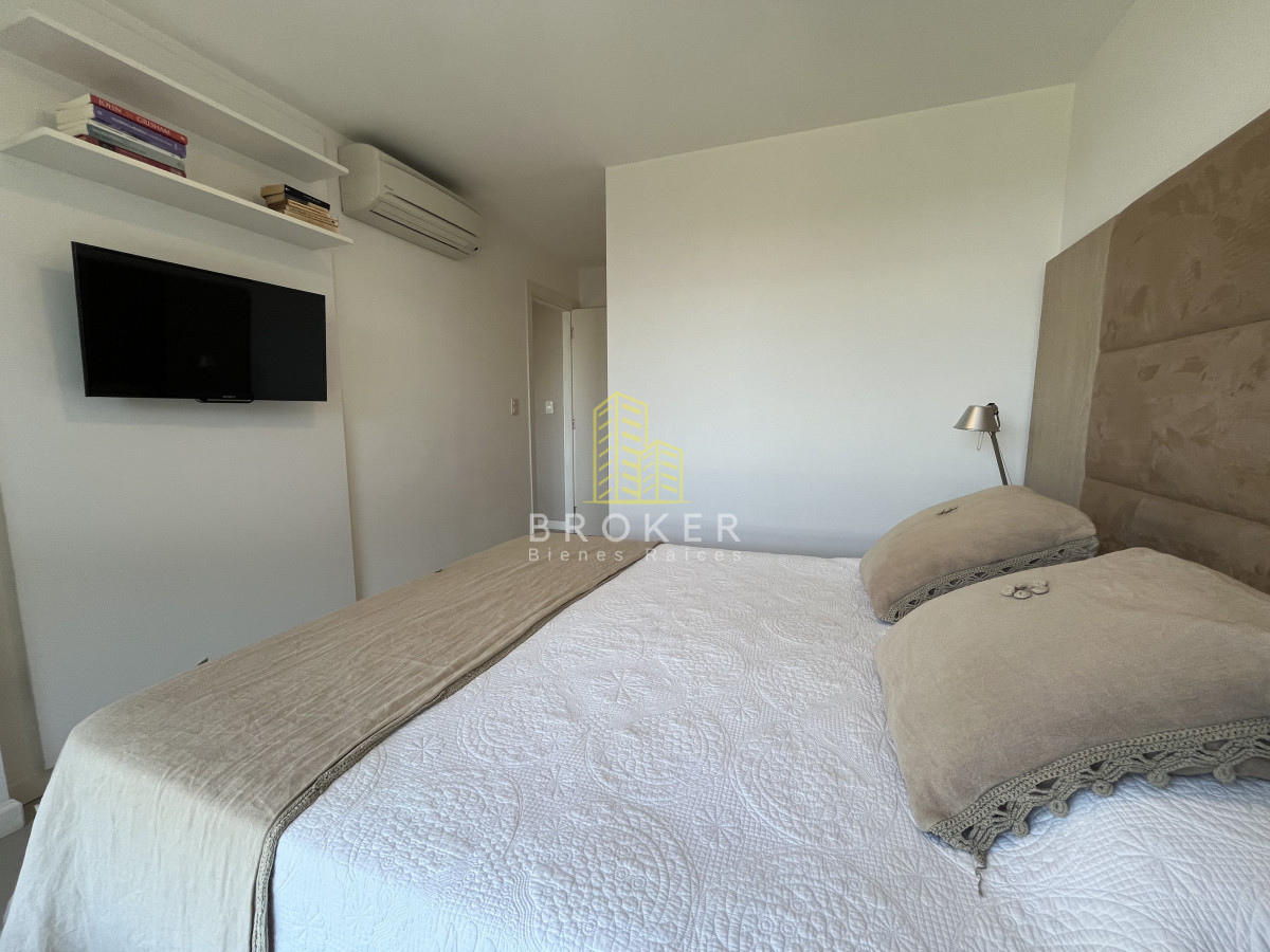 Apartamento ID.8804/Apartamento_en_Venta_2_Dormitorios_Frente_al_Mar_en_Playa_Mansa_Punta_del_Este_ - Apartamento en Venta 2 Dormitorios Frente al Mar en Playa Mansa Punta del Este 