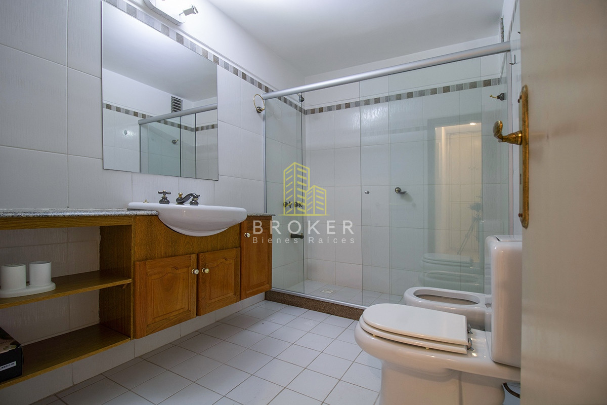 Apartamento ID.765/Apartamento_Penthouse_en_Venta_de_4_dormitorios_en_La_Brava_con_terraza_y_parrillero_con_Vistas_La_Pastora_Punta_del_Este - Apartamento Penthouse en Venta de 4 dormitorios en La Brava con terraza y parrillero con Vistas La Pastora Punta del Este