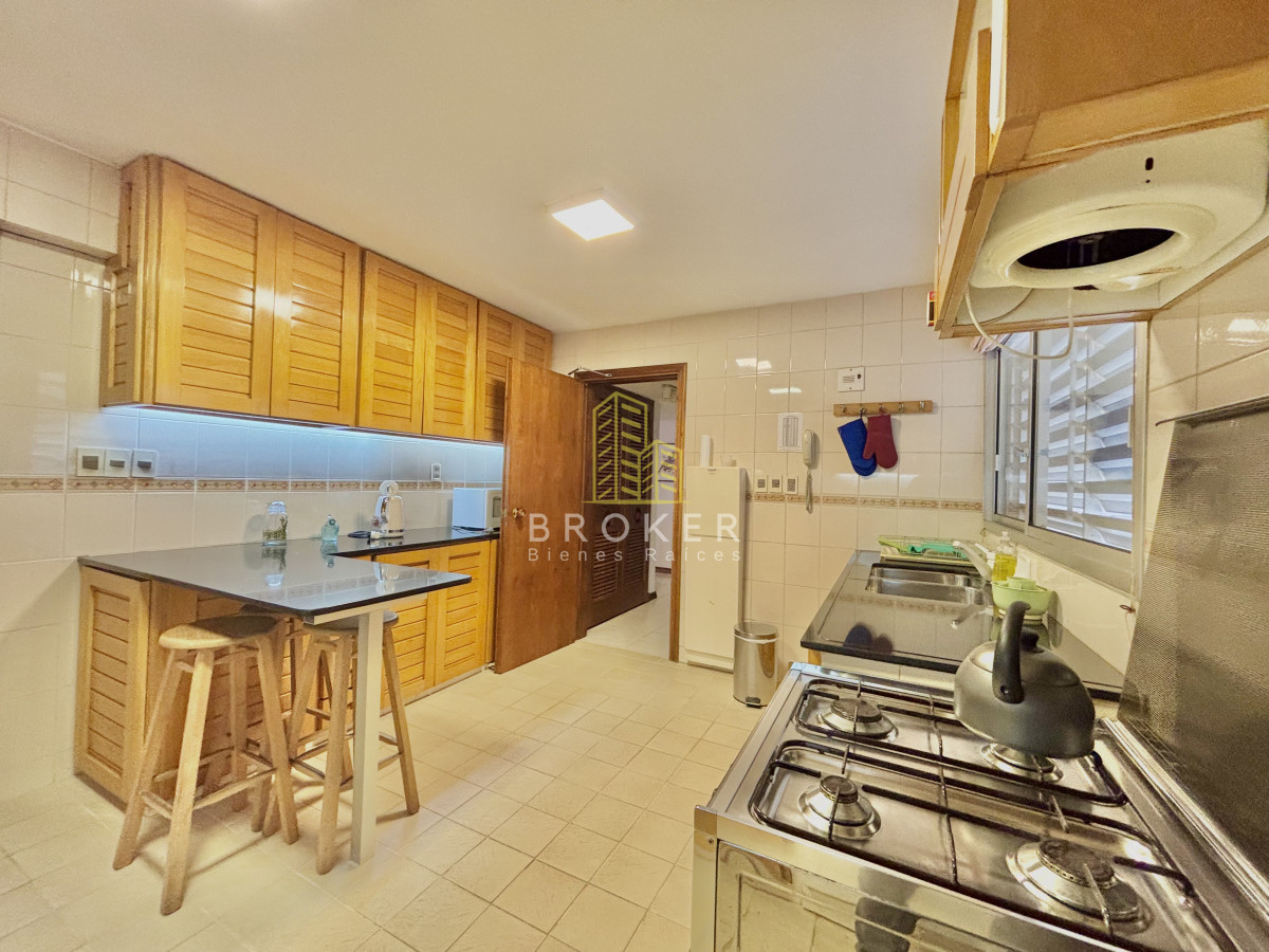 Apartamento ID.9123/Venta_de_apartamento_2_dormitorios_en_Peninsula_Punta_del_Este,_vista_al_mar - Venta de apartamento 2 dormitorios en Peninsula Punta del Este, vista al mar