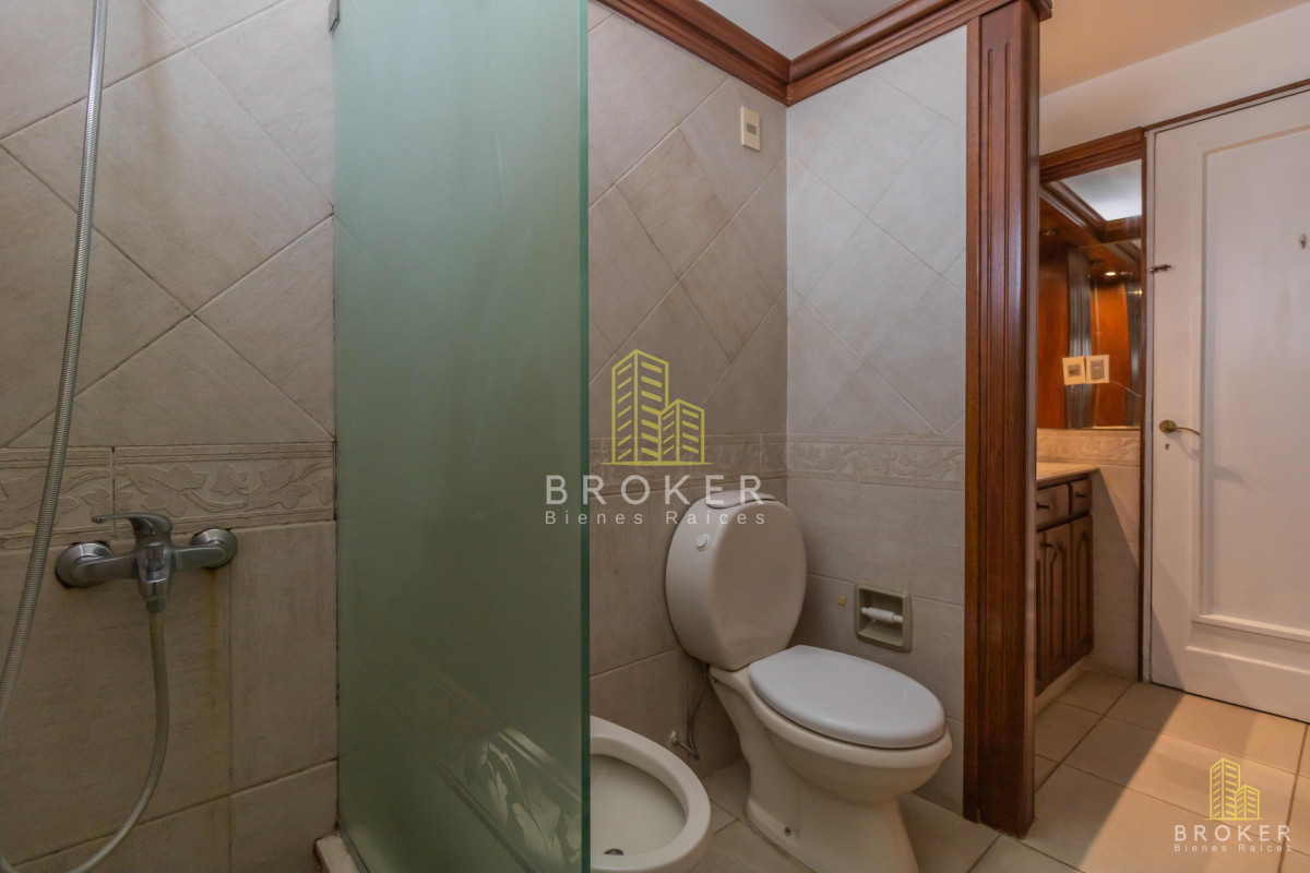 Apartamento ID.2079/Oportunidad!_Venta_Apartamento_4_o_5_dormitorios_Centro_Libertador_ideal_Estudiantes!_Medicina_Quimica_Derecho - Oportunidad! Venta Apartamento 4 o 5 dormitorios Centro Libertador ideal Estudiantes! Medicina Quimica Derecho