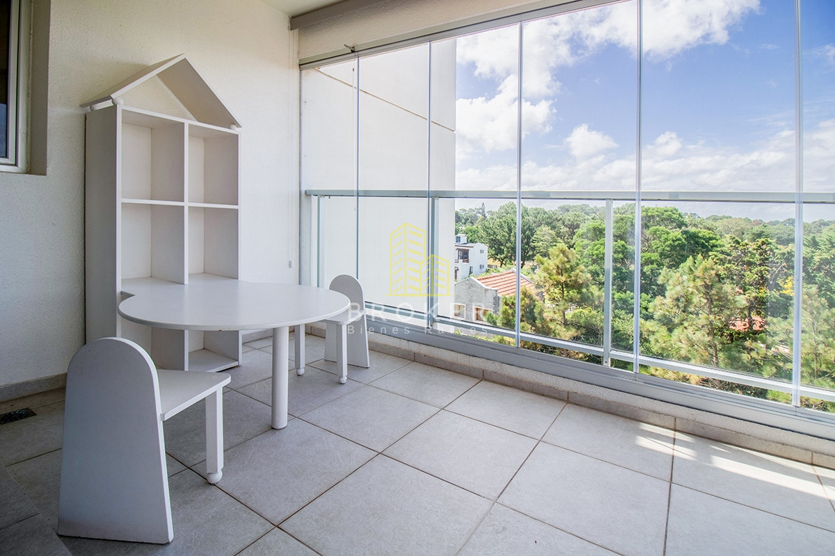 Apartamento ID.806/Venta_o_alquiler_de_Penthouse_en_primera_linea_en_Pinares._Punta_del_Este,_Uruguay. - Venta o alquiler de Penthouse en primera linea en Pinares. Punta del Este, Uruguay.