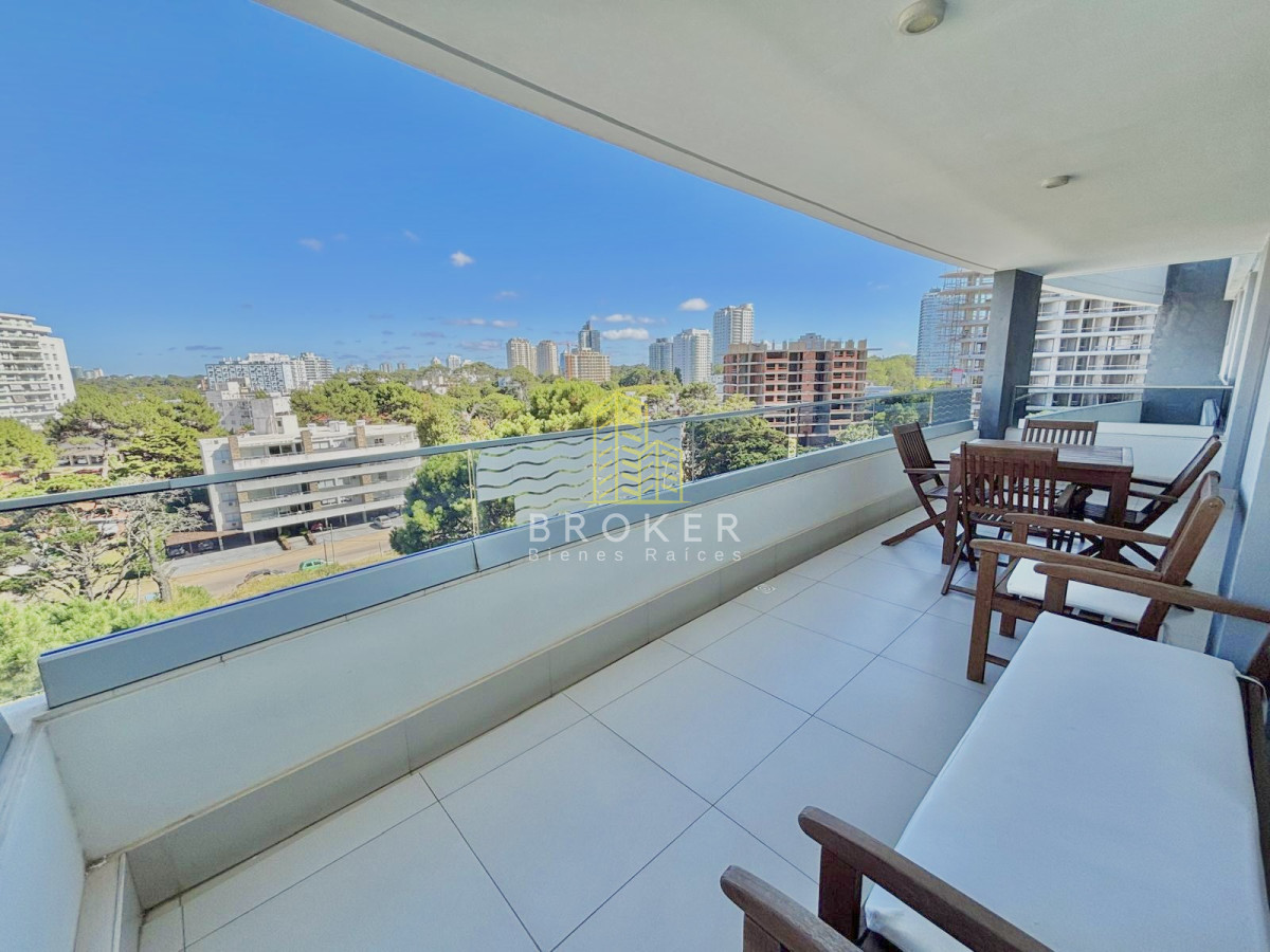 Apartamento ID.2353/Apartamento_Punta_del_Este_Playa_Brava_2_dormitorios_y_servicio_completo_con_doble_cochera_en_Playa_Brava - Apartamento Punta del Este Playa Brava 2 dormitorios y servicio completo con doble cochera en Playa Brava