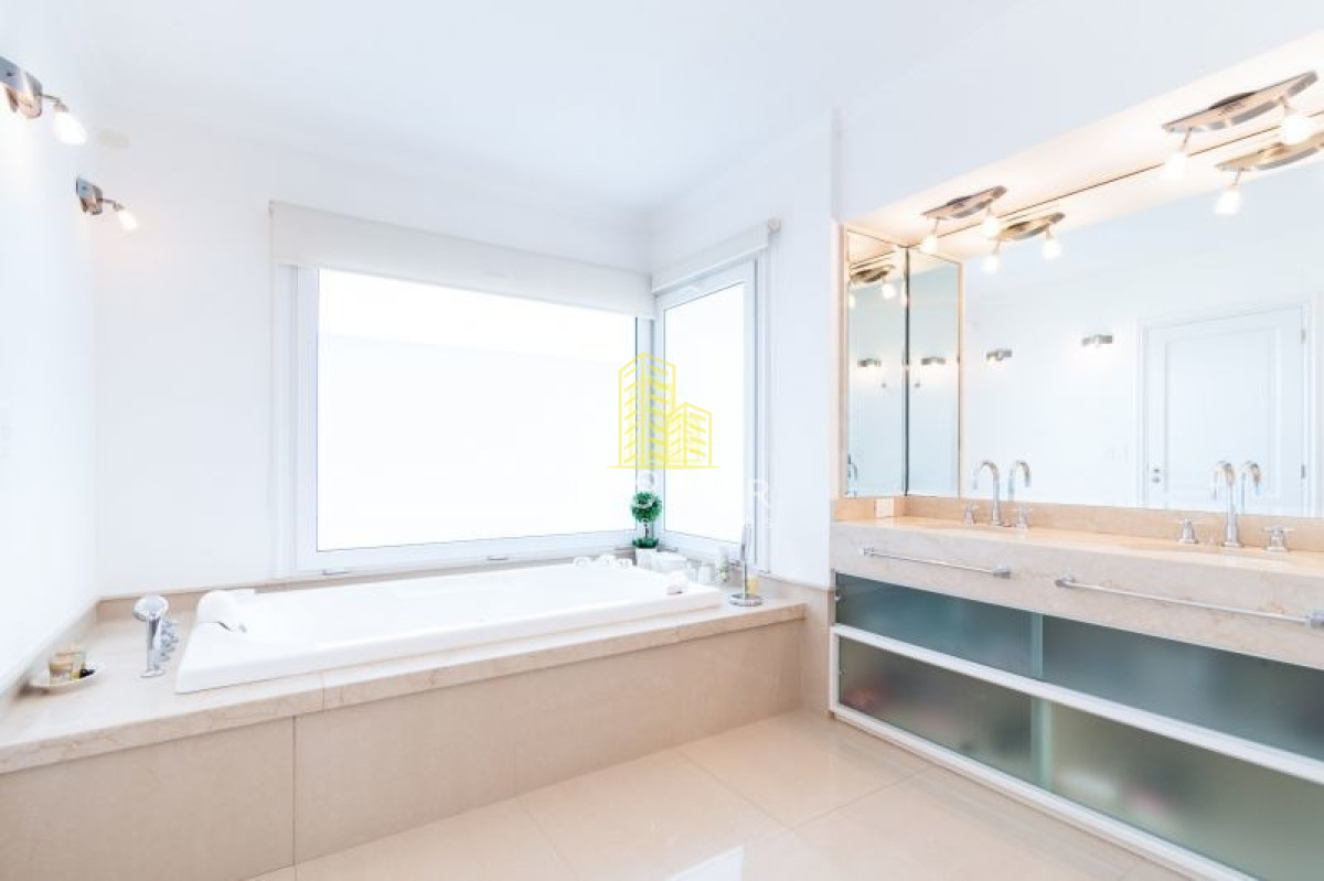 Apartamento ID.33/Venta_Apartamento_4_dormitorios_Playa_Mansa_Punta_Del_Este_VERAMANSA - Venta Apartamento 4 dormitorios Playa Mansa Punta Del Este VERAMANSA