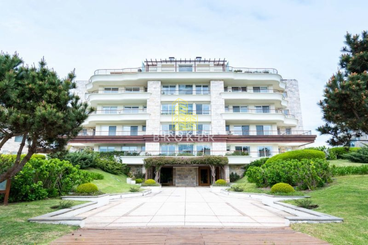 Apartamento ID.33/Venta_Apartamento_4_dormitorios_Playa_Mansa_Punta_Del_Este_VERAMANSA - Venta Apartamento 4 dormitorios Playa Mansa Punta Del Este VERAMANSA