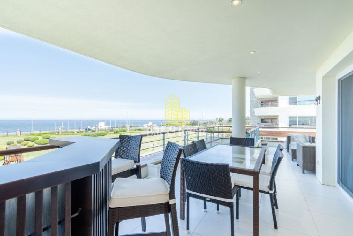 Apartamento ID.33/Venta_Apartamento_4_dormitorios_Playa_Mansa_Punta_Del_Este_VERAMANSA - Venta Apartamento 4 dormitorios Playa Mansa Punta Del Este VERAMANSA