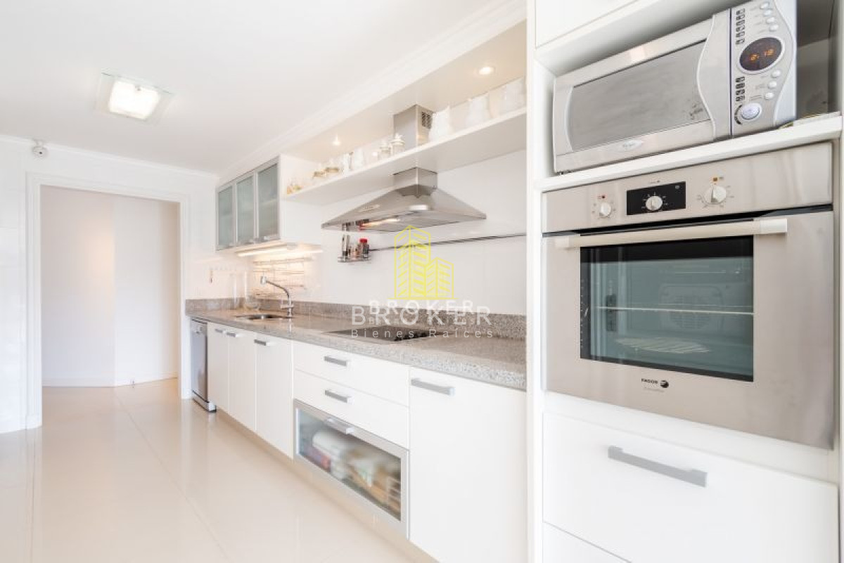 Apartamento ID.33/Venta_Apartamento_4_dormitorios_Playa_Mansa_Punta_Del_Este_VERAMANSA - Venta Apartamento 4 dormitorios Playa Mansa Punta Del Este VERAMANSA