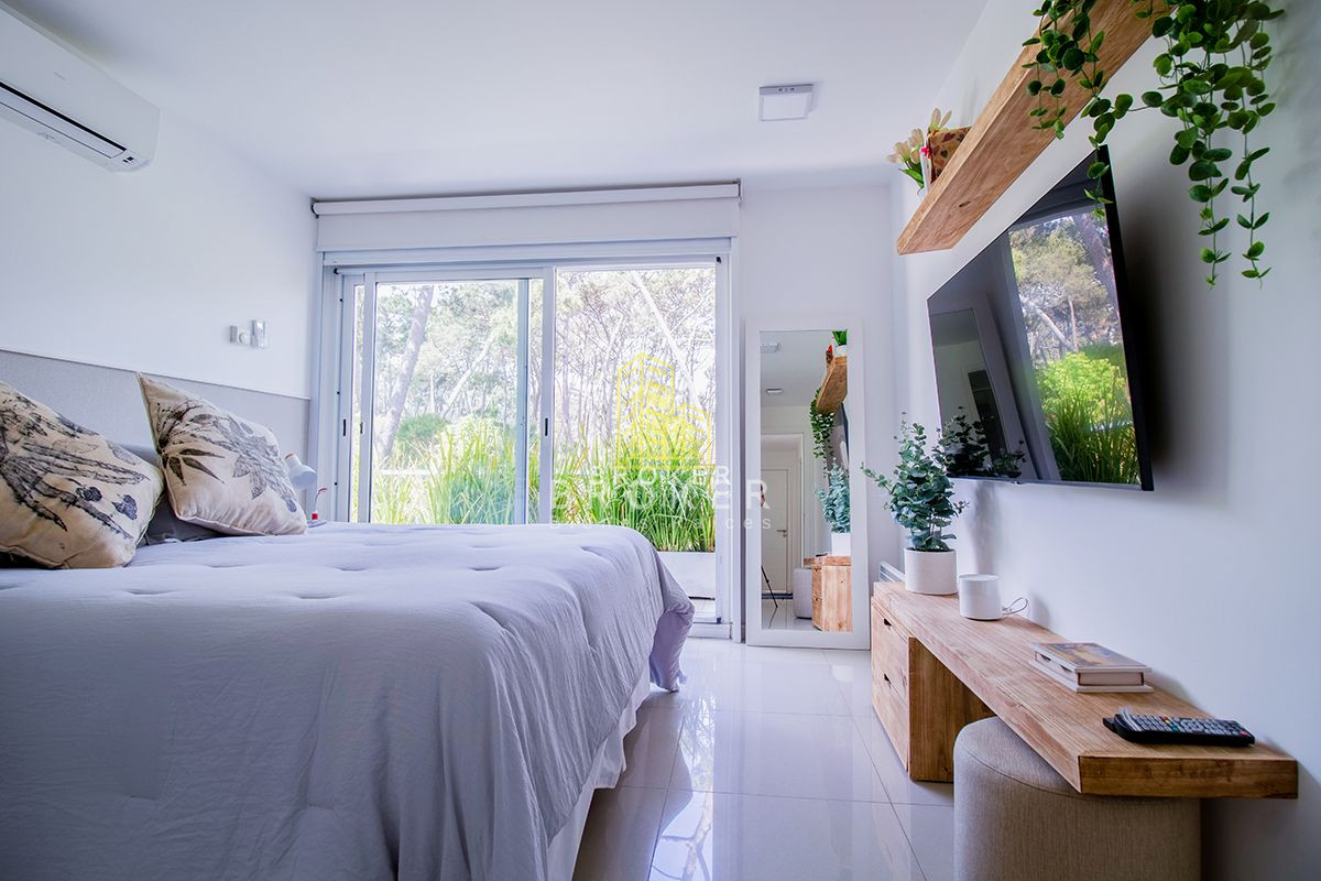 Apartamento ID.8847/Espectacular_y_amplio_departamento_en_alquiler_en_playa_mansa,_punta_del_este - Espectacular y amplio departamento en alquiler en playa mansa, punta del este