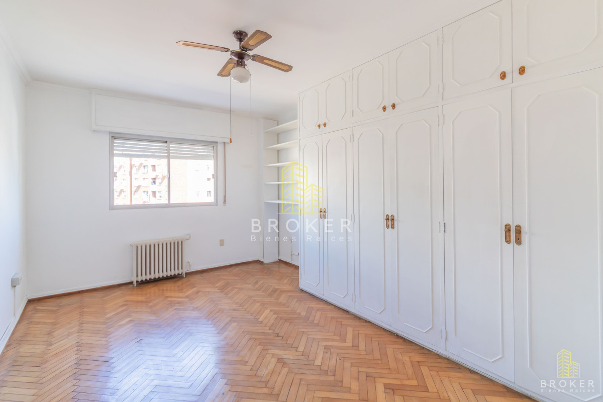 Apartamento ID.2079/Oportunidad!_Venta_Apartamento_4_o_5_dormitorios_Centro_Libertador_ideal_Estudiantes!_Medicina_Quimica_Derecho - Oportunidad! Venta Apartamento 4 o 5 dormitorios Centro Libertador ideal Estudiantes! Medicina Quimica Derecho