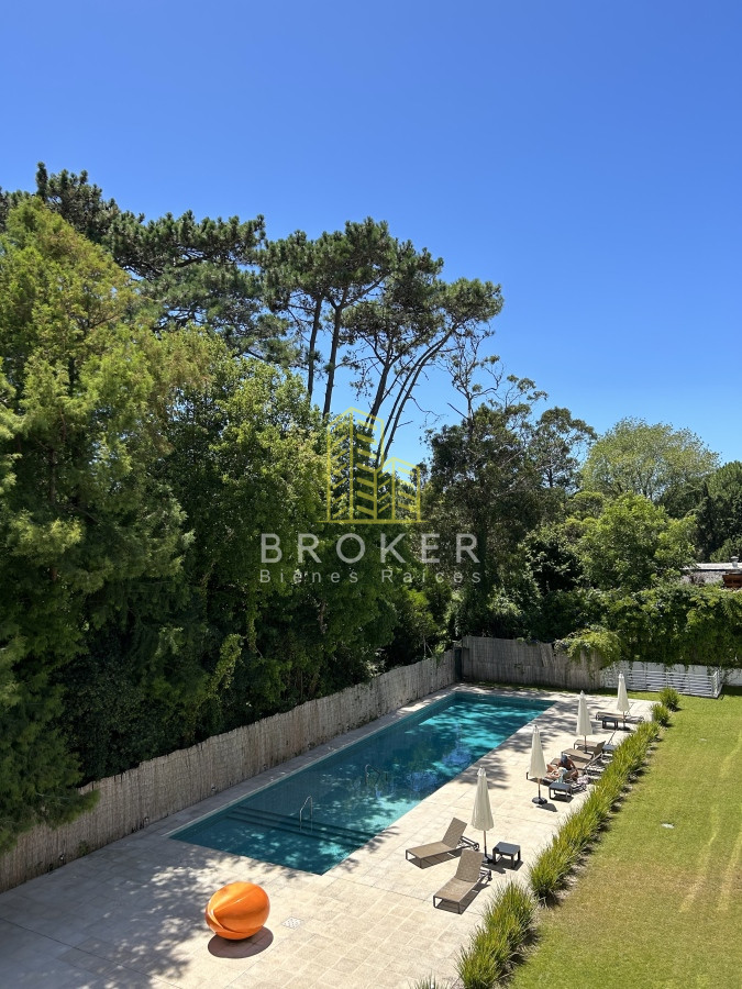 Apartamento ID.800/Venta_de_Penthouse_duplex_en_edificio_de_alta_gama_a_300_metros_del_mar,_Playa_Brava,_Punta_del_Este - Venta de Penthouse duplex en edificio de alta gama a 300 metros del mar, Playa Brava, Punta del Este. Uruguay