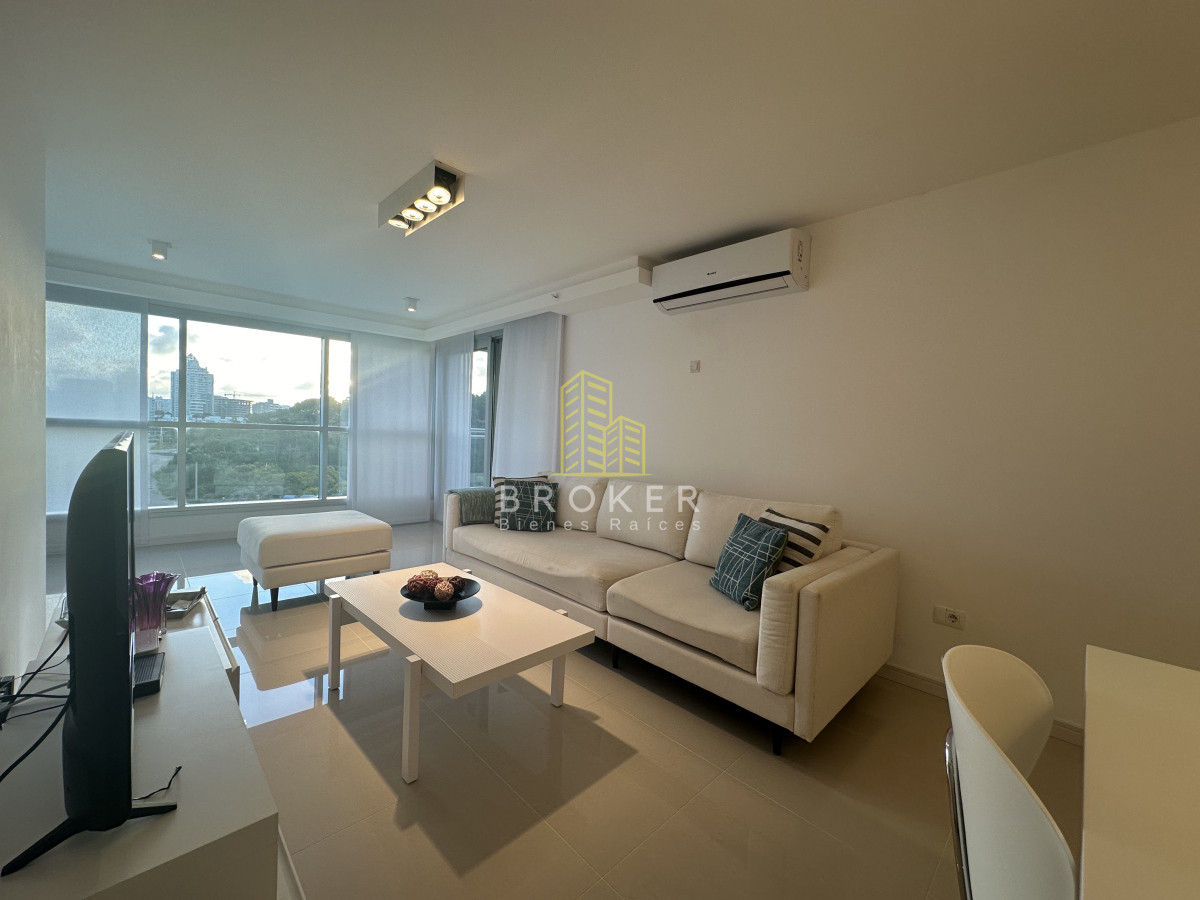 Apartamento ID.2111/Venta_de_apartamento_de_categoria,_dos_dormitorios_y_medio_en_la_brava_con_vista_al_mar._ - Venta de apartamento de categoria, dos dormitorios y medio en la brava con vista al mar. 