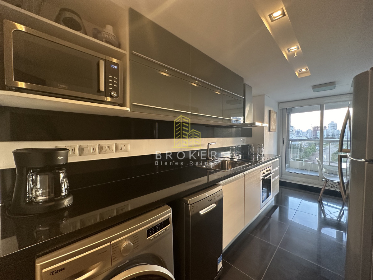 Apartamento ID.2111/Venta_de_apartamento_de_categoria,_dos_dormitorios_y_medio_en_la_brava_con_vista_al_mar._ - Venta de apartamento de categoria, dos dormitorios y medio en la brava con vista al mar. 