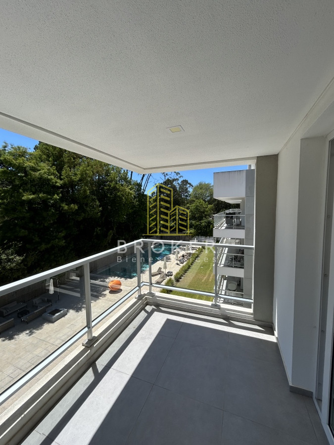 Apartamento ID.800/Venta_de_Penthouse_duplex_en_edificio_de_alta_gama_a_300_metros_del_mar,_Playa_Brava,_Punta_del_Este - Venta de Penthouse duplex en edificio de alta gama a 300 metros del mar, Playa Brava, Punta del Este. Uruguay