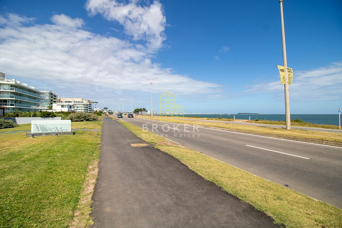 Apartamento ID.806/Venta_o_alquiler_de_Penthouse_en_primera_linea_en_Pinares._Punta_del_Este,_Uruguay. - Venta o alquiler de Penthouse en primera linea en Pinares. Punta del Este, Uruguay.