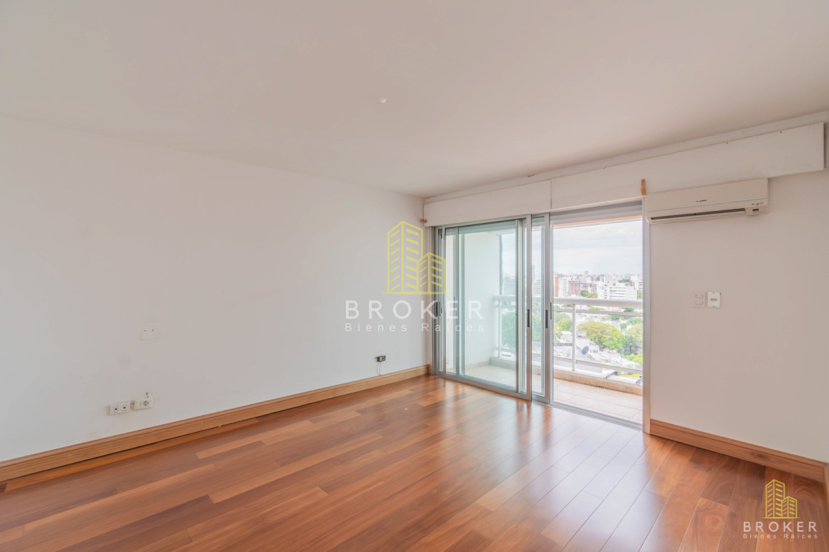 Apartamento ID.503 - Penthouse de 4 dormitorios en Golf Punta Carretas Barbacoa propia! Garage Doble