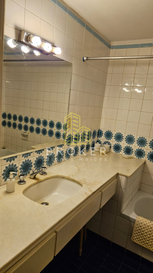 Apartamento ID.8936/Alquiler_temporario_de_departamento_en_Península,_3_dormitorios_a_media_cuadra_de_la_rambla,_Punta_del_Este_ - Alquiler temporario de departamento en Península, 3 dormitorios a media cuadra de la rambla, Punta del Este 