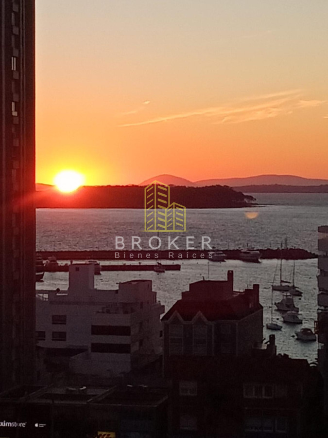 Apartamento ID.9615/Venta_Departamento_en_el_Puerto_de_Punta_del_Este,_con_vista_al_mar_ - Venta Departamento en el Puerto de Punta del Este, con vista al mar 