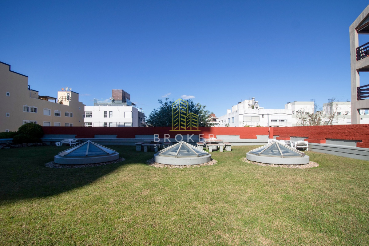 Apartamento ID.1102/Venta_de_luminoso_apartamento_en_Peninsula._Punta_del_Este,_Uruguay. - Venta de luminoso apartamento en Peninsula. Punta del Este, Uruguay.