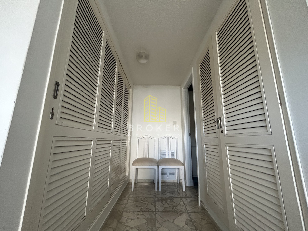 Apartamento ID.796/Venta_de_apartamento_primera_linea_en_playa_Mansa,_Punta_del_Este._Uruguay - Venta de apartamento primera linea en playa Mansa, Punta del Este. Uruguay