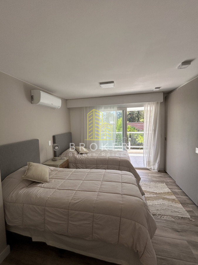 Apartamento ID.800/Venta_de_Penthouse_duplex_en_edificio_de_alta_gama_a_300_metros_del_mar,_Playa_Brava,_Punta_del_Este - Venta de Penthouse duplex en edificio de alta gama a 300 metros del mar, Playa Brava, Punta del Este. Uruguay