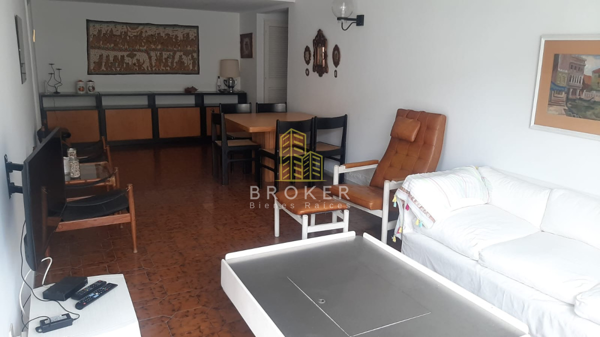 Apartamento ID.8936/Alquiler_temporario_de_departamento_en_Península,_3_dormitorios_a_media_cuadra_de_la_rambla,_Punta_del_Este_ - Alquiler temporario de departamento en Península, 3 dormitorios a media cuadra de la rambla, Punta del Este 