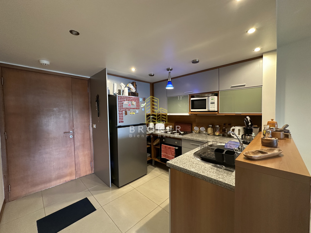 Apartamento ID.2043/Venta_de_apartamento_de_dos_dormitorios_a_media_cuadra_del_shopping_de_Punta_del_Este,_Uruguay. - Venta de apartamento de dos dormitorios a media cuadra del shopping de Punta del Este, Uruguay.