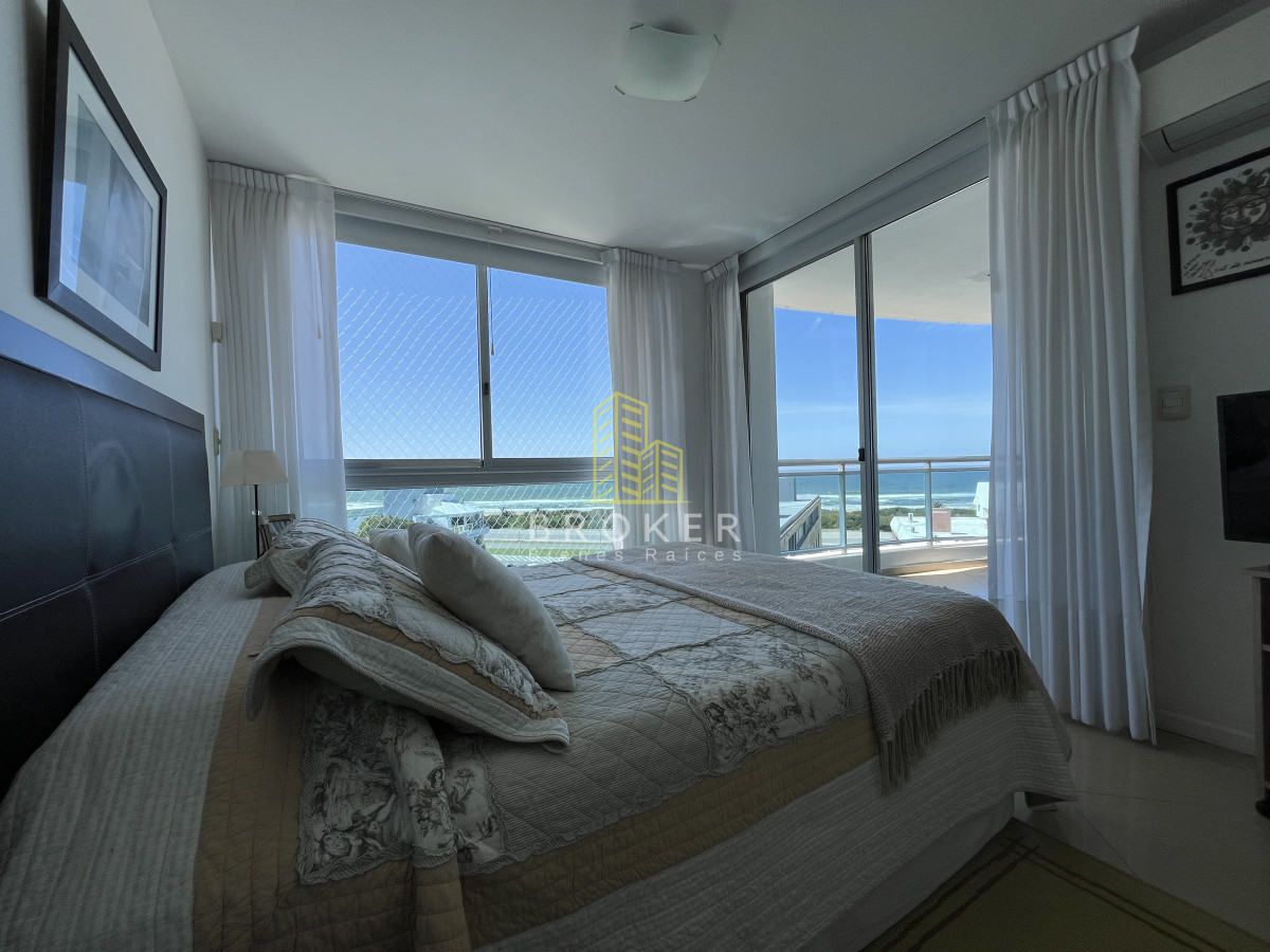 Apartamento ID.9373/Venta_Departamento_3_Dormitorios_Vista_al_Mar_Playa_Brava_Punta_del_Este_Con_Servicios_y_Garaje - Venta Departamento 3 Dormitorios Vista al Mar Playa Brava Punta del Este Con Servicios y Garaje