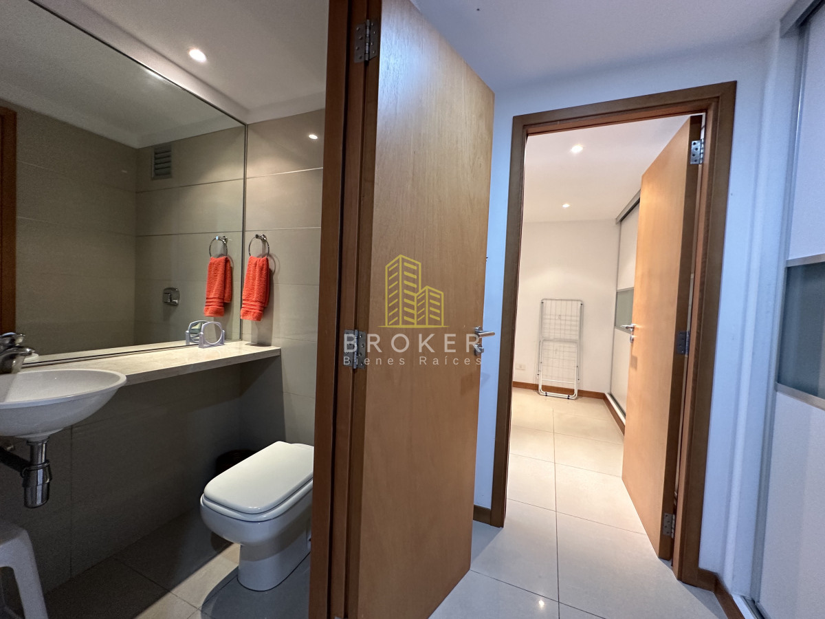 Apartamento ID.2109 - Venta de departamento de dos dormitorios en 360, zona Shopping, Punta del Este, Uruguay.