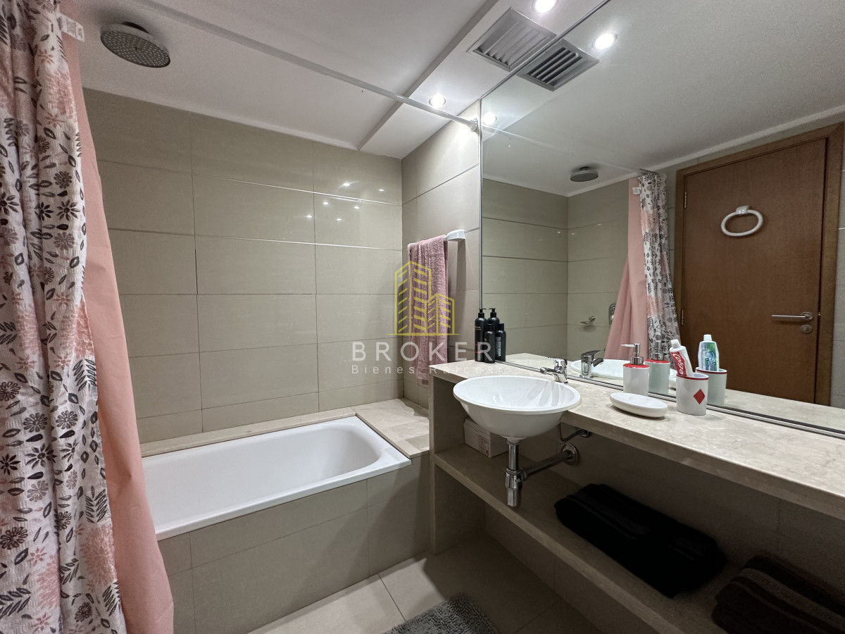 Apartamento ID.2024/Venta_y_alquiller_de_espectacular_penthouse_con_vista_a_toda_la_ciudad_y_las_playas_de_Punta_del_Este. - Venta y alquiller de espectacular penthouse con vista a toda la ciudad y las playas de Punta del Este.