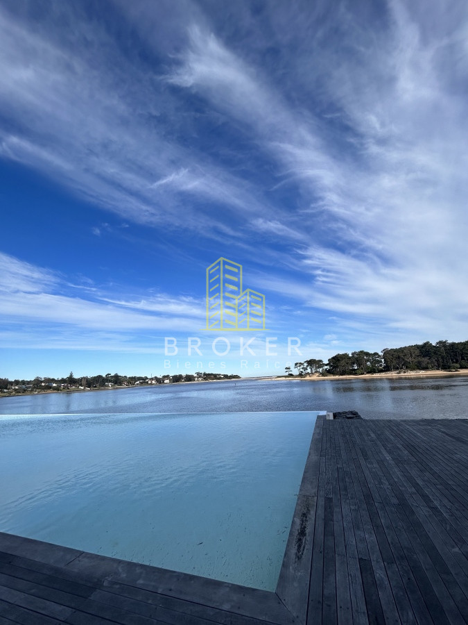 Apartamento ID.517/Venta_de_espectacular_apartamento_de_3_dorm._en_La_Barra_con_vista_única - Venta de espectacular apartamento de 3 dorm. en La Barra con vista única. . Punta del Este, Uruguay.