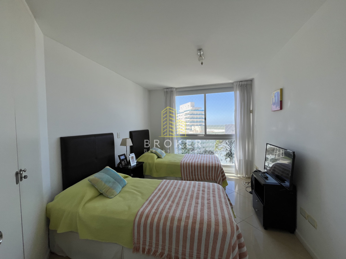 Apartamento ID.9373/Venta_Departamento_3_Dormitorios_Vista_al_Mar_Playa_Brava_Punta_del_Este_Con_Servicios_y_Garaje - Venta Departamento 3 Dormitorios Vista al Mar Playa Brava Punta del Este Con Servicios y Garaje