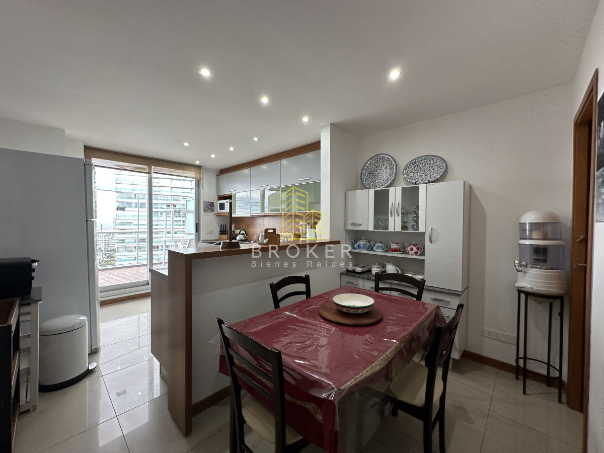 Apartamento ID.2024/Venta_y_alquiller_de_espectacular_penthouse_con_vista_a_toda_la_ciudad_y_las_playas_de_Punta_del_Este. - Venta y alquiller de espectacular penthouse con vista a toda la ciudad y las playas de Punta del Este.