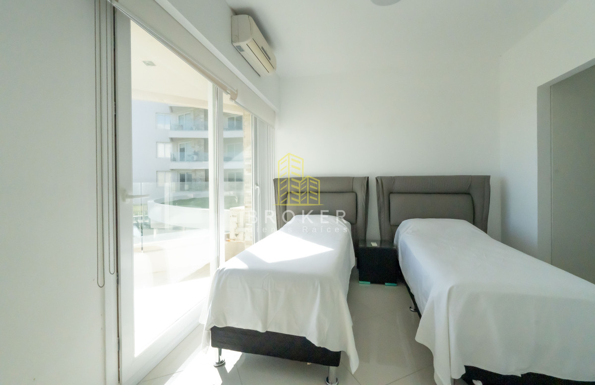 Apartamento ID.2175/Apartamento_en_Venta_2_dormitorios_con_vista_al_mar_Mansa_Pinares_AZURE_TOWERS.__Punta_del_Este_Uruguay - Apartamento en Venta 2 dormitorios con vista al mar Mansa Pinares AZURE TOWERS.  Punta del Este Uruguay